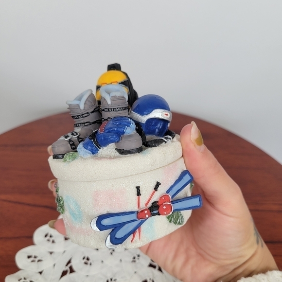 Vintage A. Richesco Corp Resin 3D Skiing Trinket Box 1980s Rare unique - Picture 14 of 17